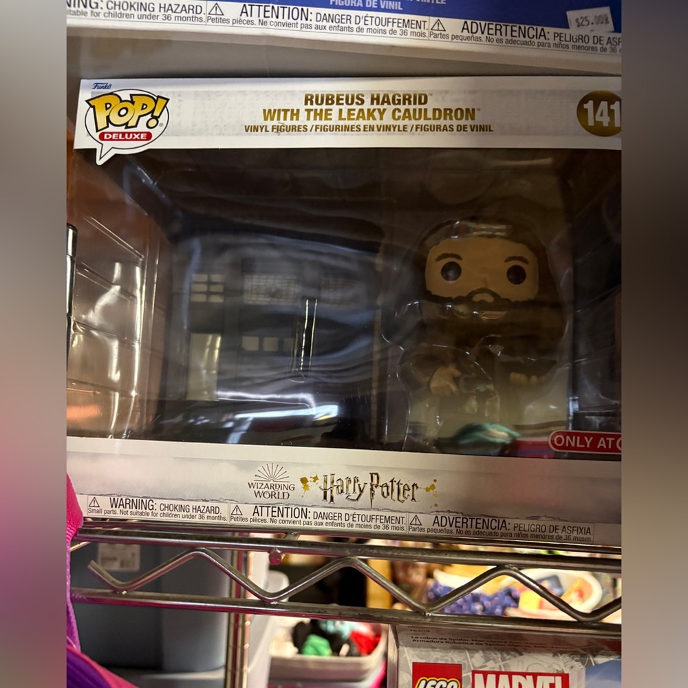 Nwt Funko Pop! Deluxe Rubeus Hagrid with Leaky Cauldron